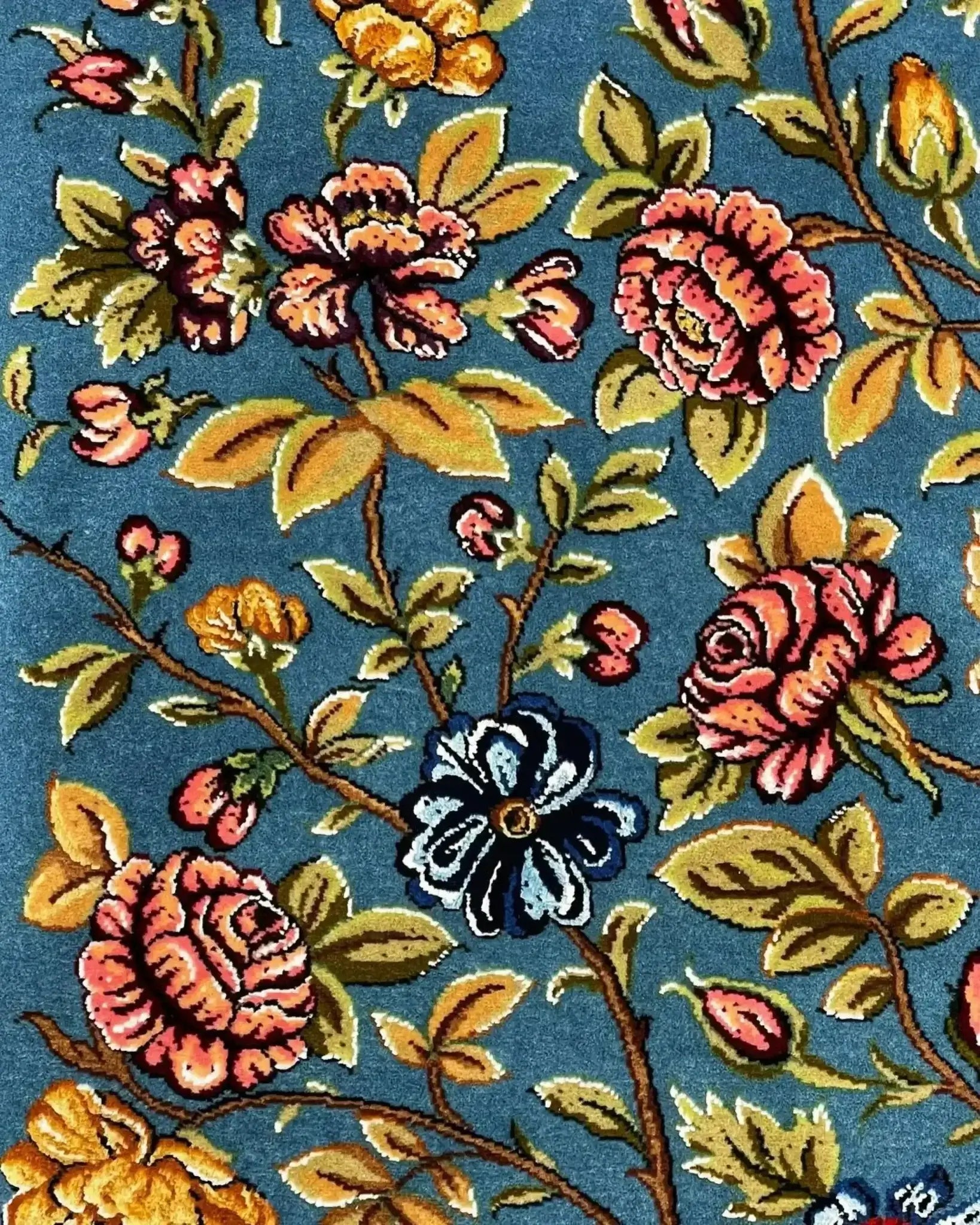 Exquisite silk and wool Persian rug from Isfahan, Iran, 1,000,000 knots per m²